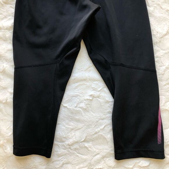 Adidas ClimaLite Capri Legging - Women’s M - Picture 5 of 6